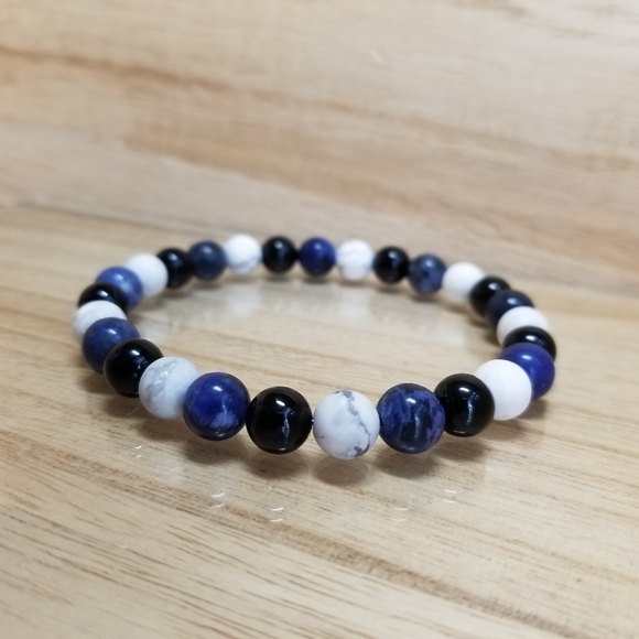 Black Onyx, Howlite & Sodalite Stretch Bra… - Picture 5 of 9